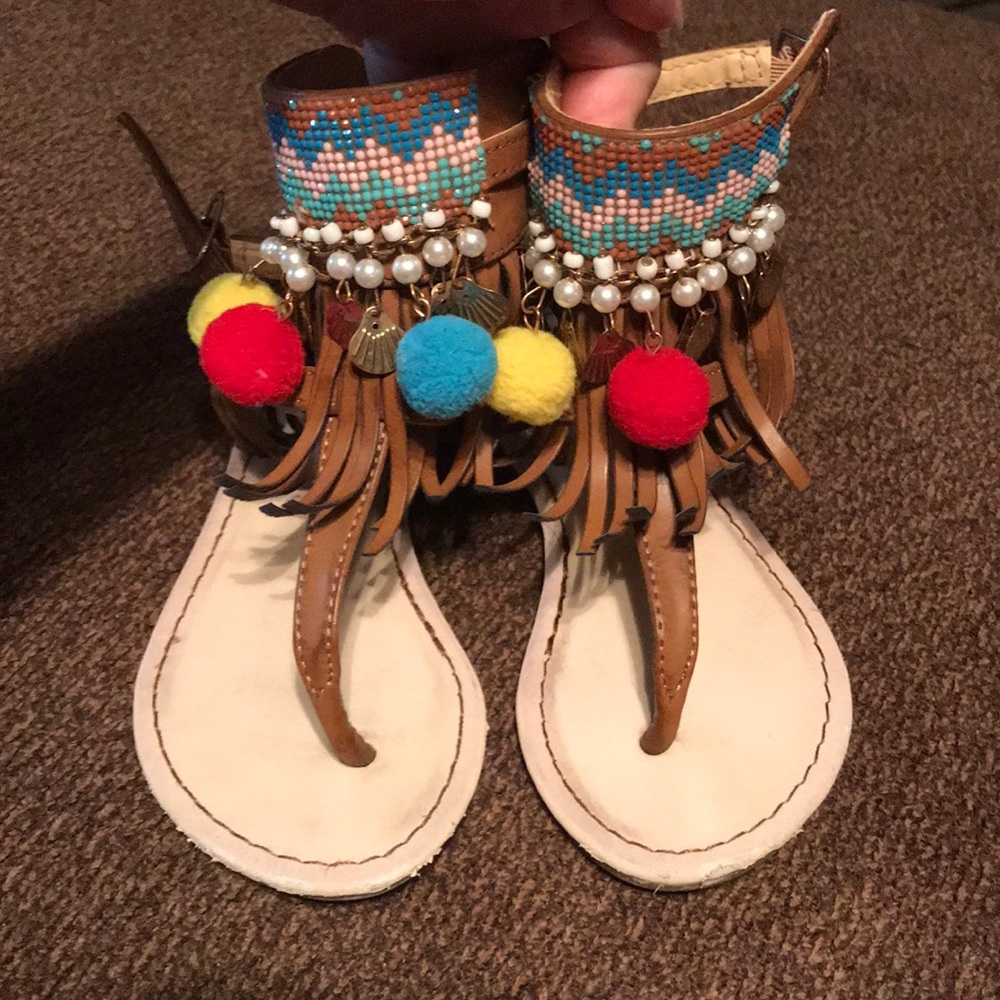 Girls Sz10 pompom sandals